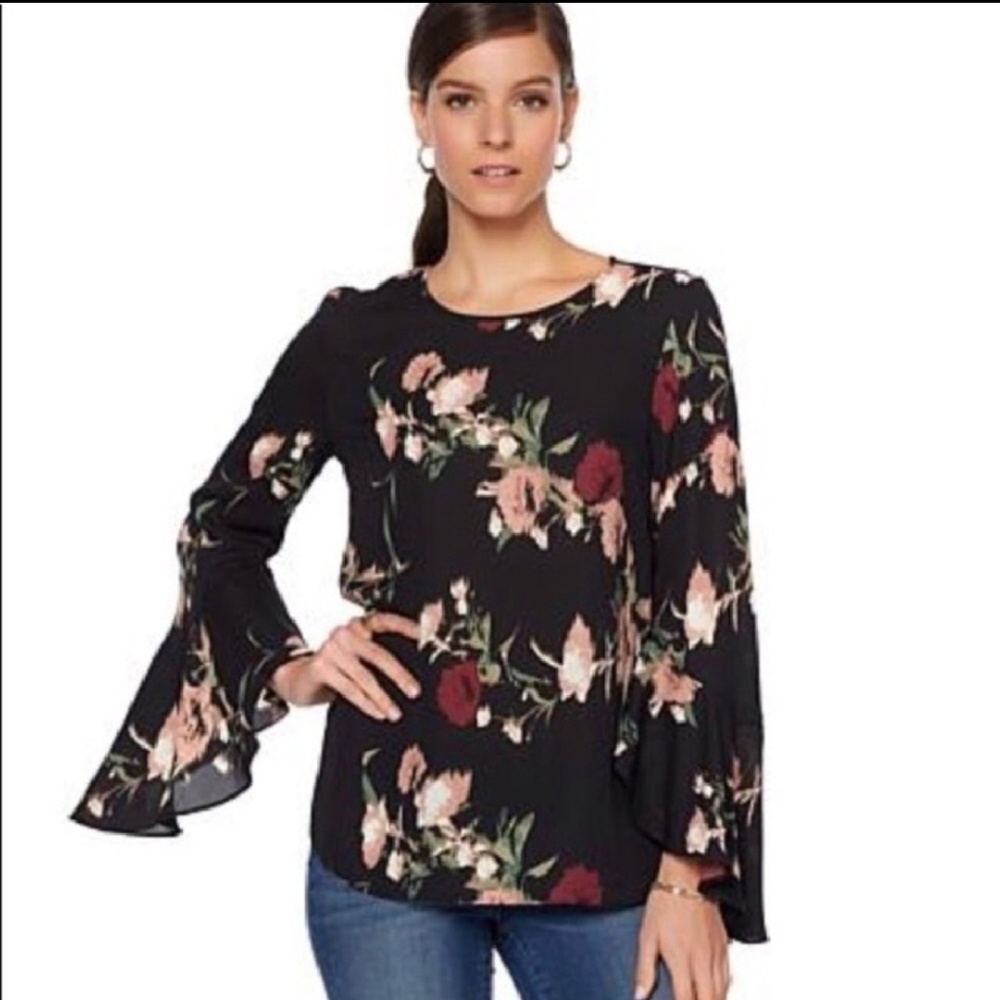 Vince camuto floral print bell sleeve top